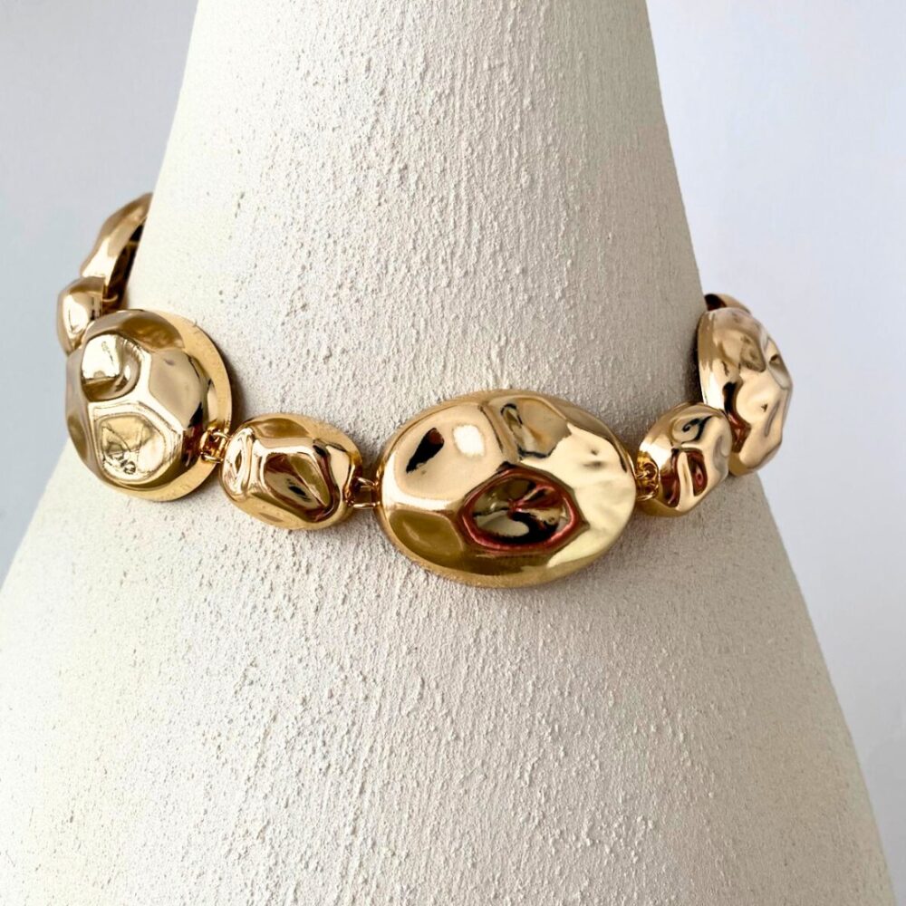 Collar Orbit